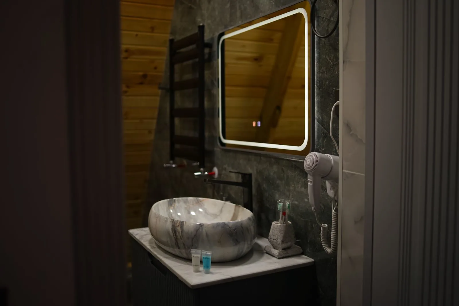 Qafqaz Wooden Chalet – Gabala, Azerbaijan luxury villa rental - şəkil 11